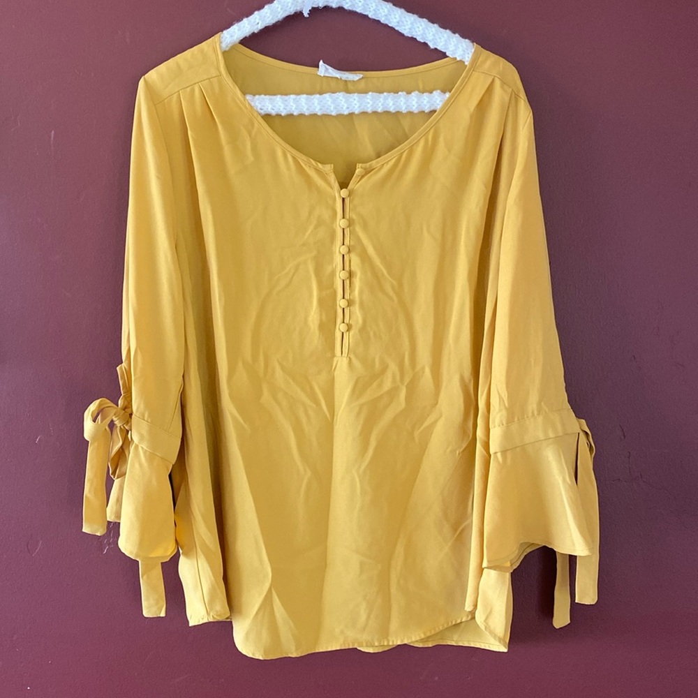 Mustard colored 3/4 flowy bow sleeve top with buttons. Size XXL by Perch 🧚